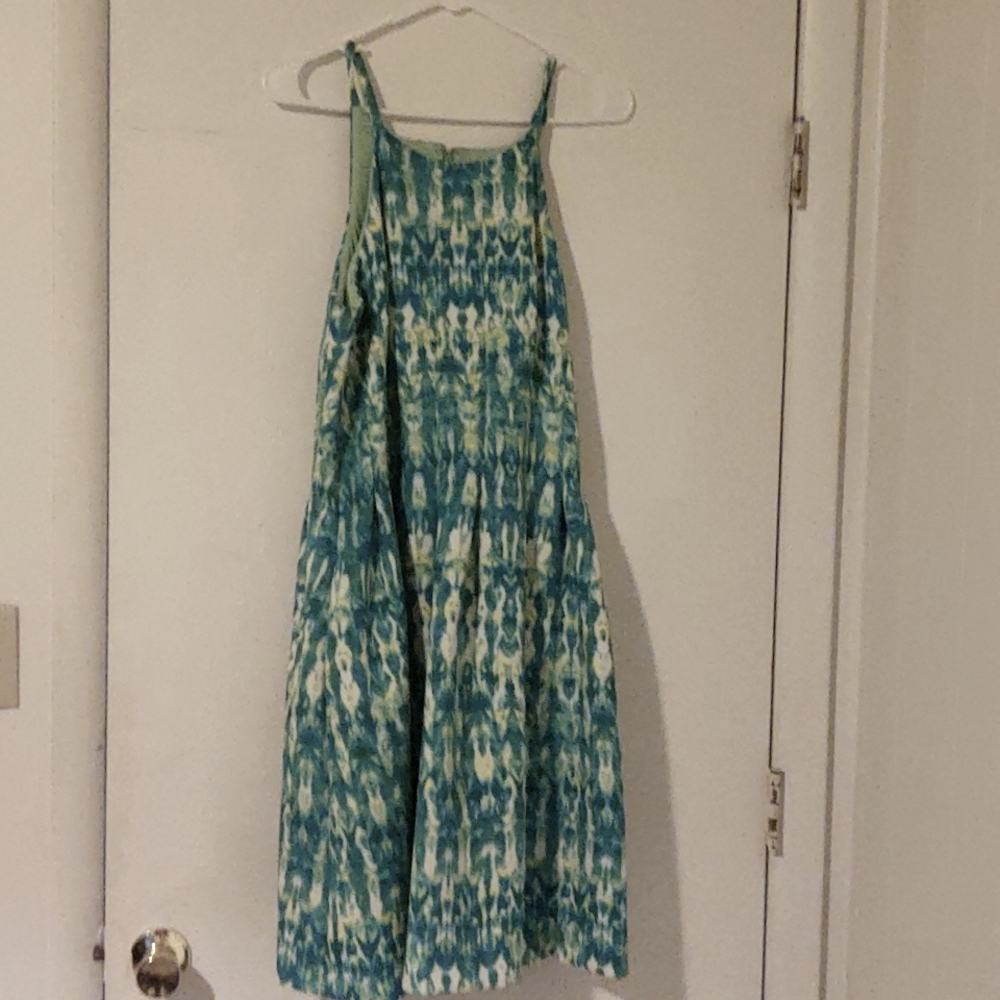 Calvin Klein, size 12, various green dress with pockets